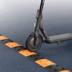 Xiaomi Electric Scooter 4 Lite Black with Dual Brake System up 25 Km/H Maximum Speed | 20km Travel Distance | Pneumatic 8.5 Inch Tire, 1110X1145mm - Image 6